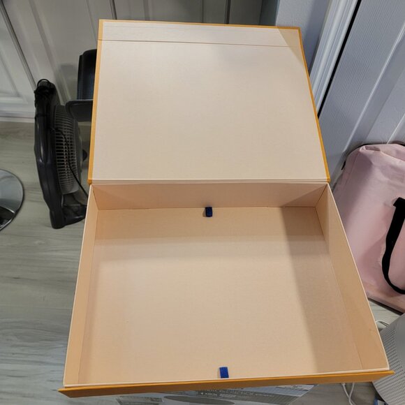 Louis Vuitton Large empty storage box - Picture 4 of 7